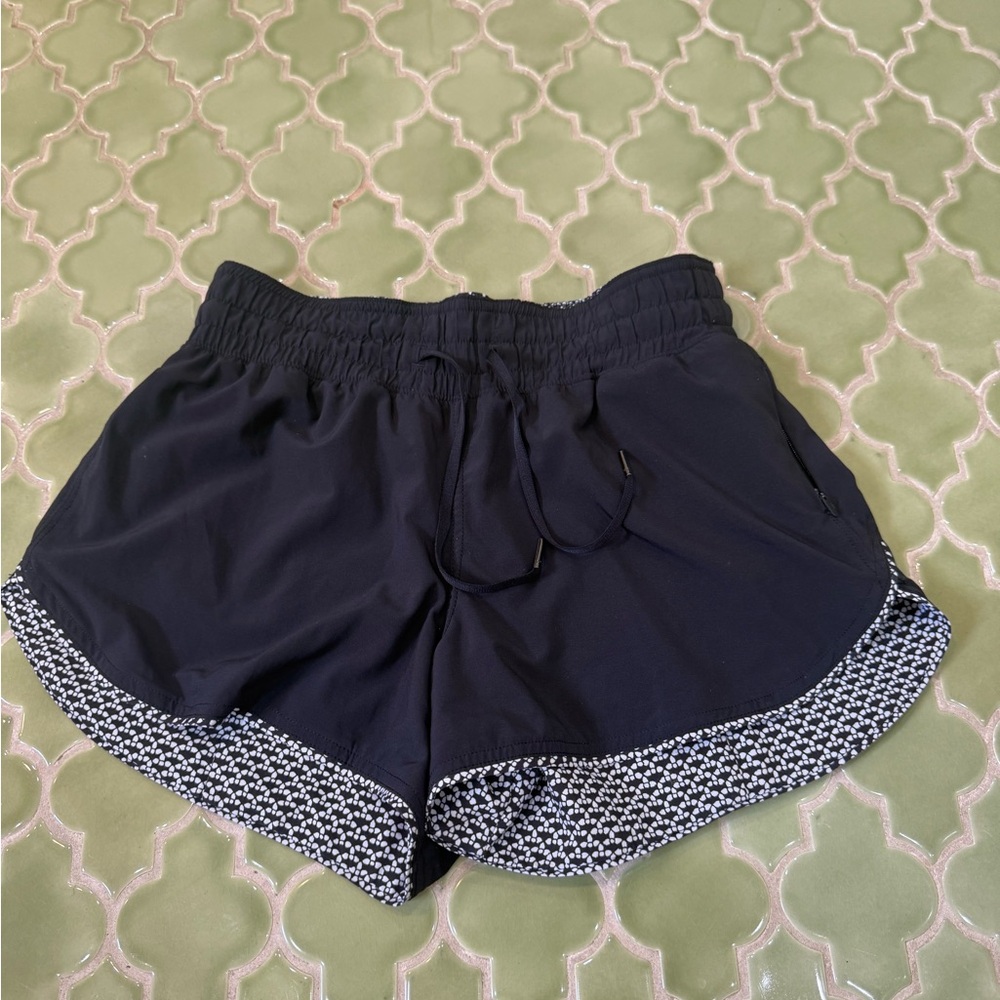 Women's Lululemon Reversible Shorts!